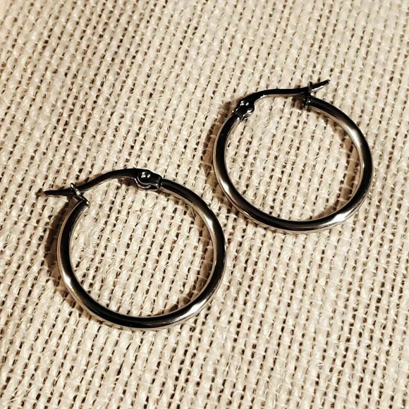 304 Stainless Steel Hoop Earrings 25mm - Picture 6 of 8